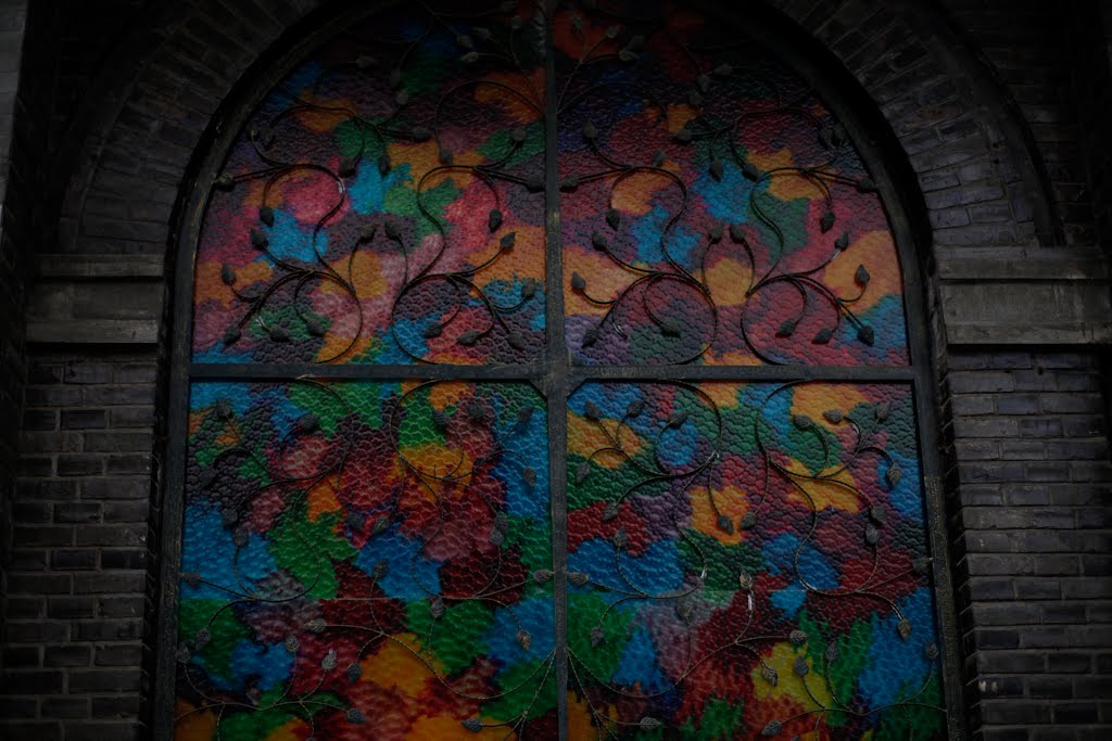 The colourful window by ??人渣