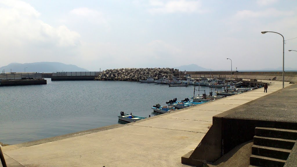 志賀島 - 弘漁港 2012.4 (Shikanoshima Island - Hiro Fishing Port) by Pot-8-Os