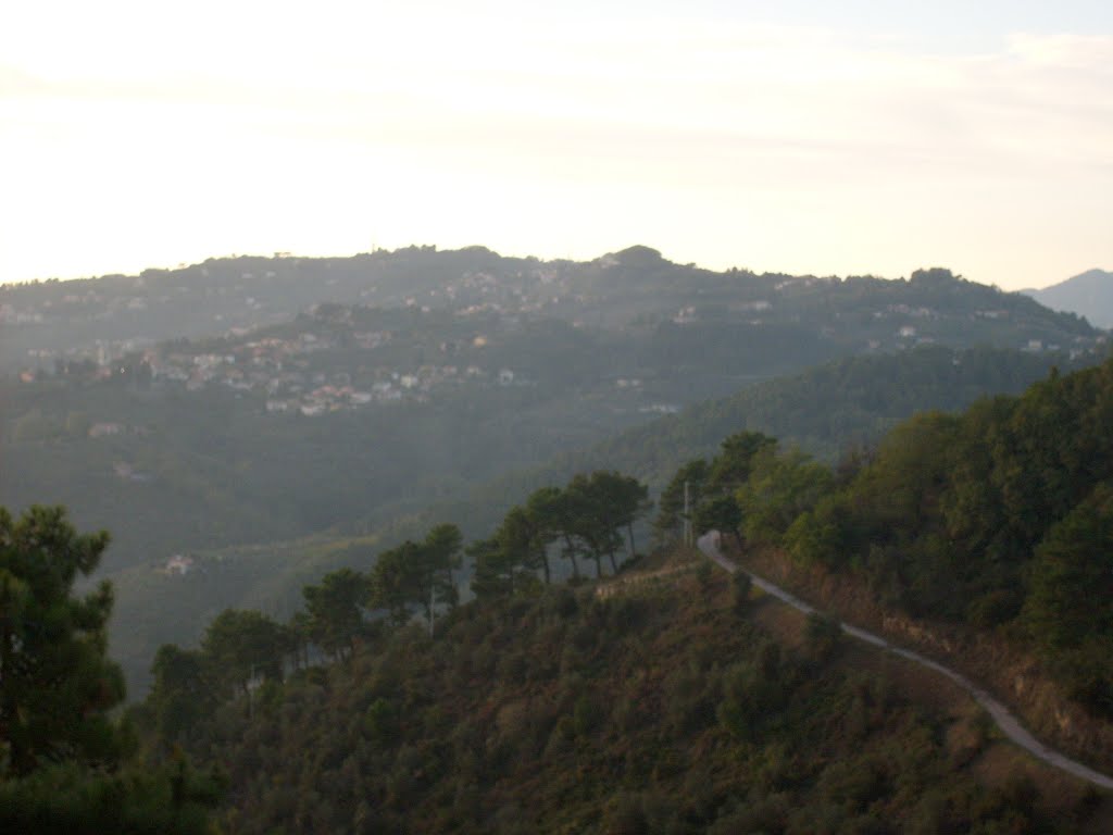 La Via Panoramica sotto Monte Pitoro by Giovanni Natali