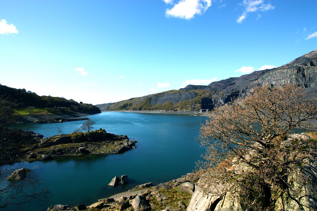 Llyn Peris by tomwins76