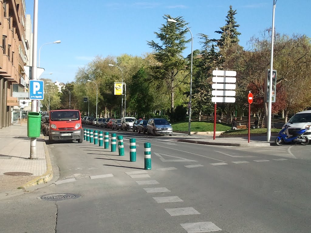 Suministros Médicos de La Mancha y el carril bici by Alberto Nájera López