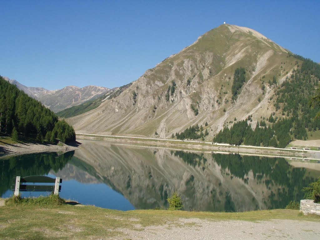 Lago alpino by Andrea Credaro