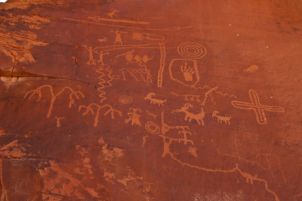 Valley of Fire, petroglyphs by Rumiana Koynova-Tenc…