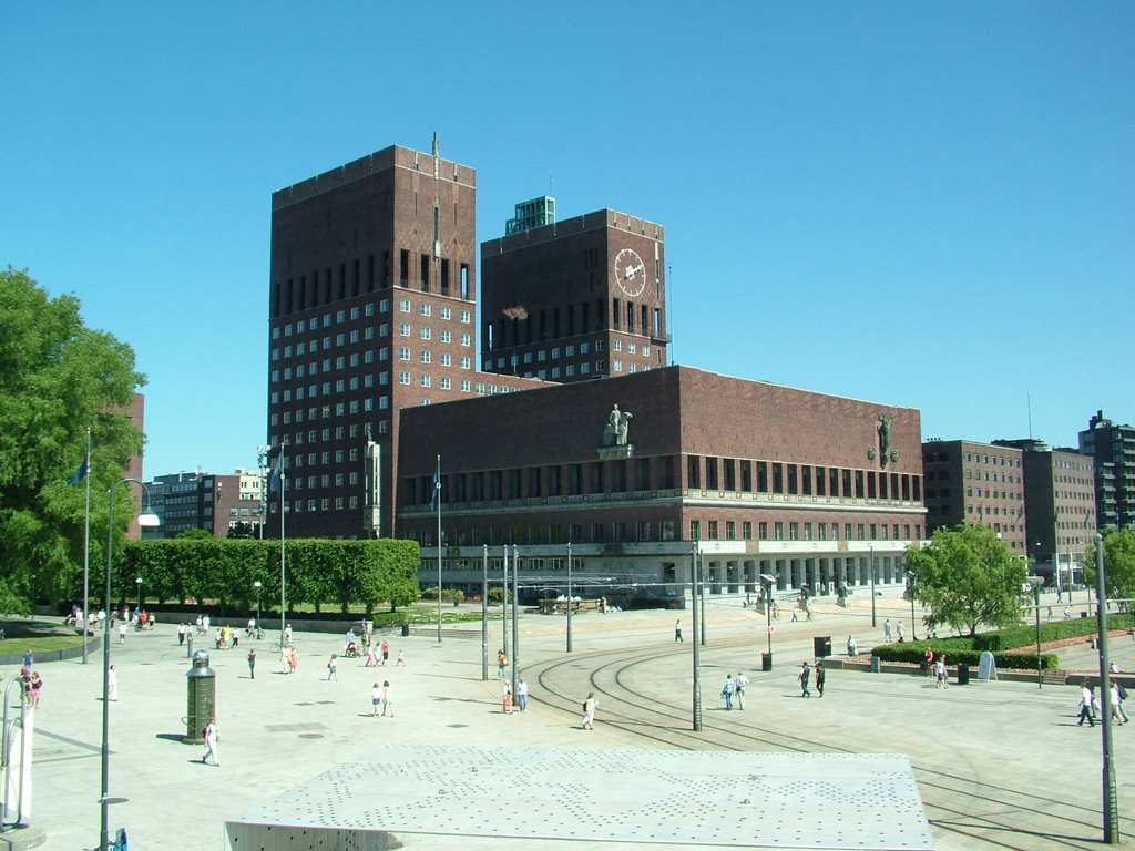 Oslo Town Hall from Nobel Peace Center by PETER László