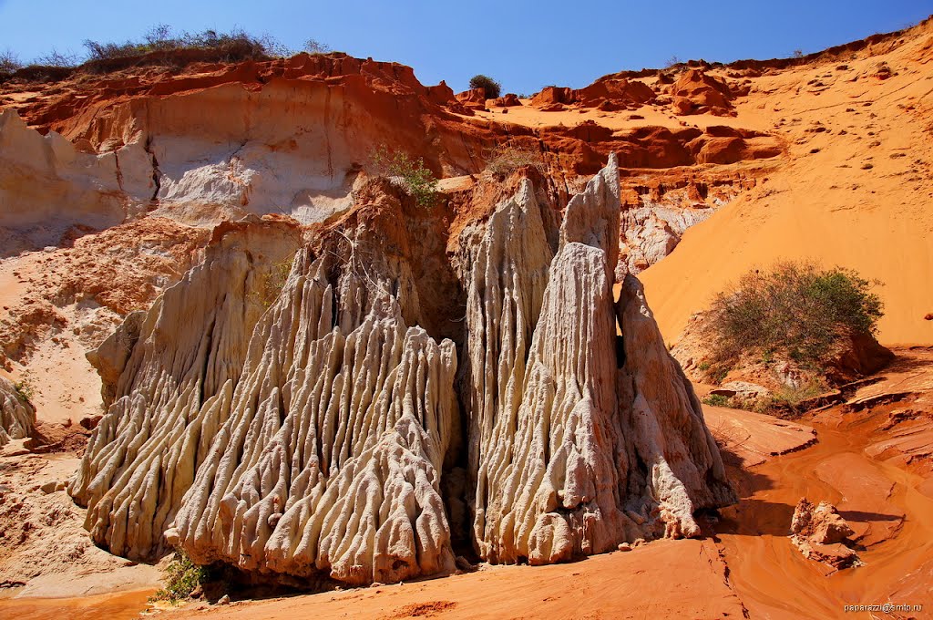 Vietnam PhanThiet MuiNe HamTien Red canyon by Paparazzi Stas