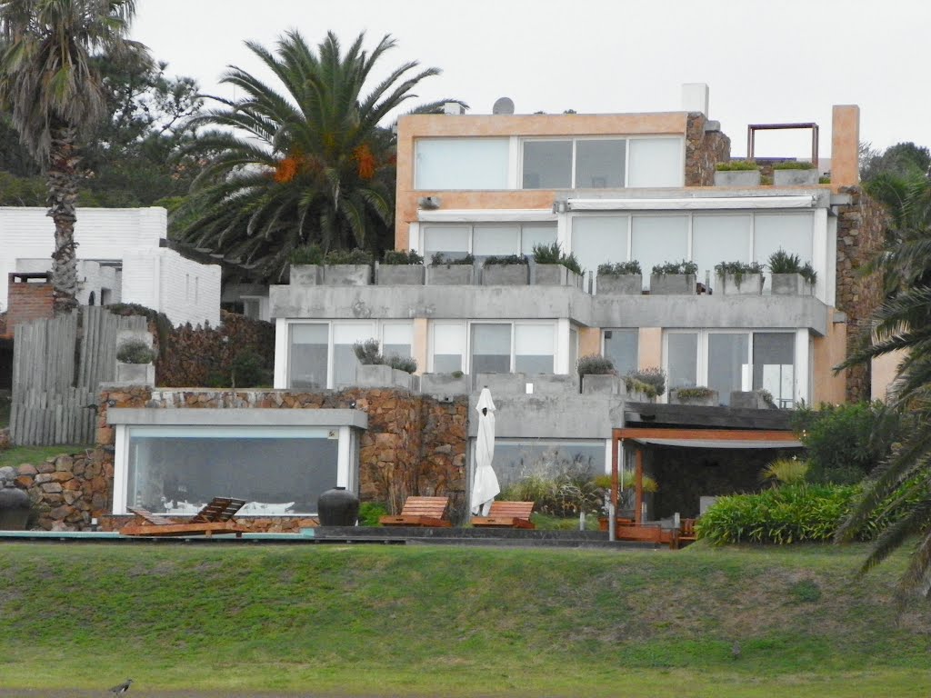 Punta Ballena Houses by Fabio Barruchelo