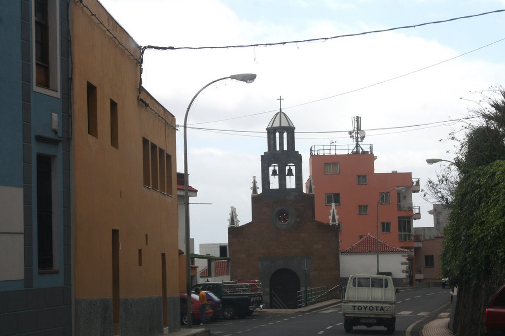 Kirche in Icod el Alto, 22.03.2007 by picotuna