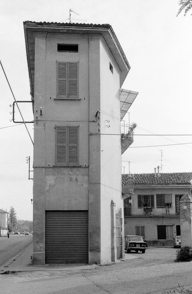 Via del Sale, angolo Via Vecchia by Daniele Disingrini