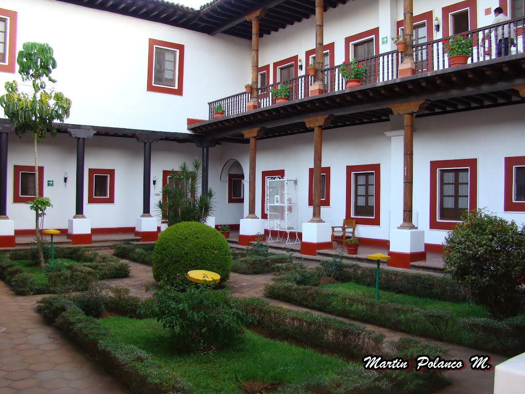 Interiores del hotel Vasco en Pátzcuaro Mich. by Martin Polanco M