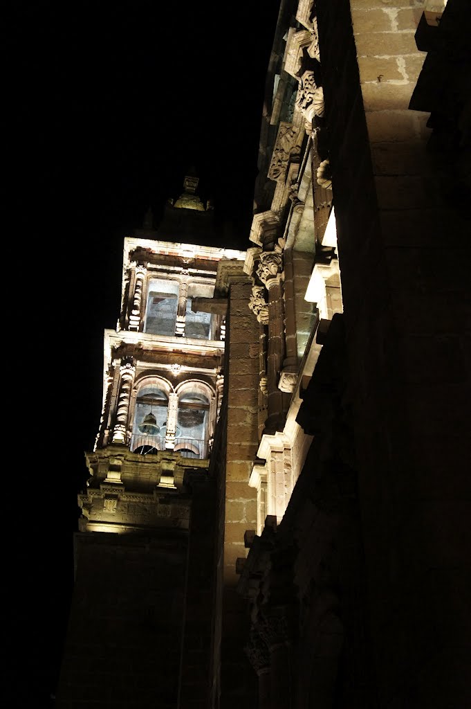 Luces en la torre y fachada de Las Monjas by David  Linares Baroc…