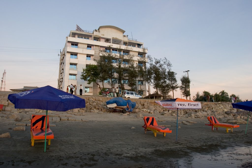 Closest Hotel to the Beach by Babu.