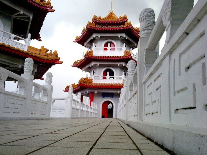 Pagoda, Chinese Garden, Singapore by N E V E R M I N D ☺