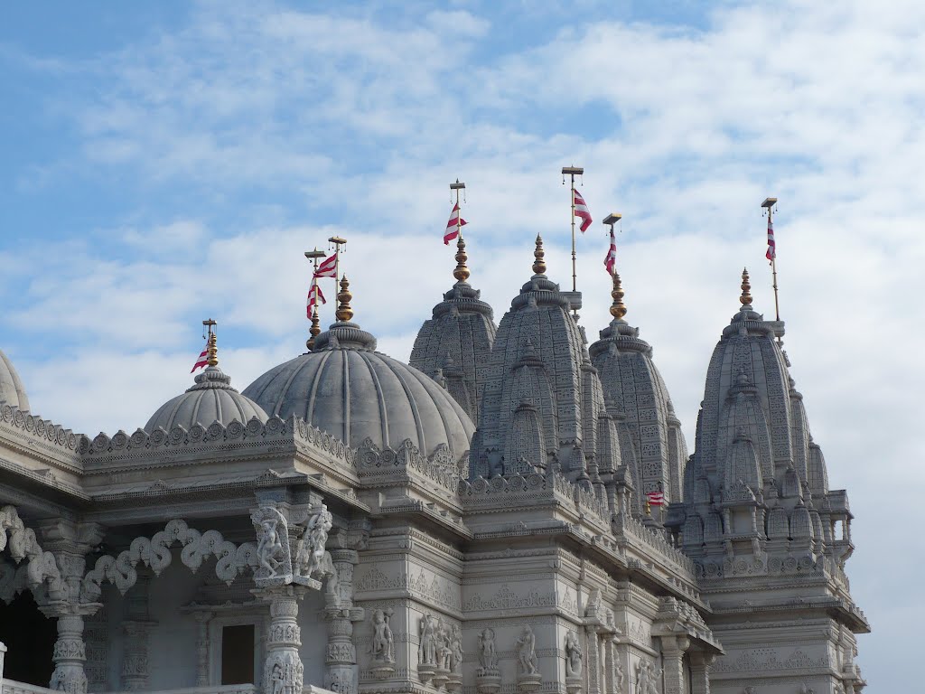 Baps Shri Swaminarayan Mandir by nuki13