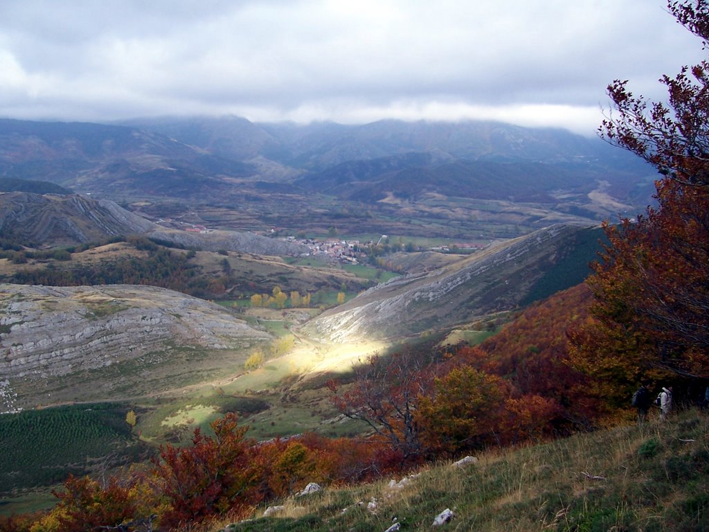 Puebla de Lillo desde el Susarón (by pYpuS) by pYpuS