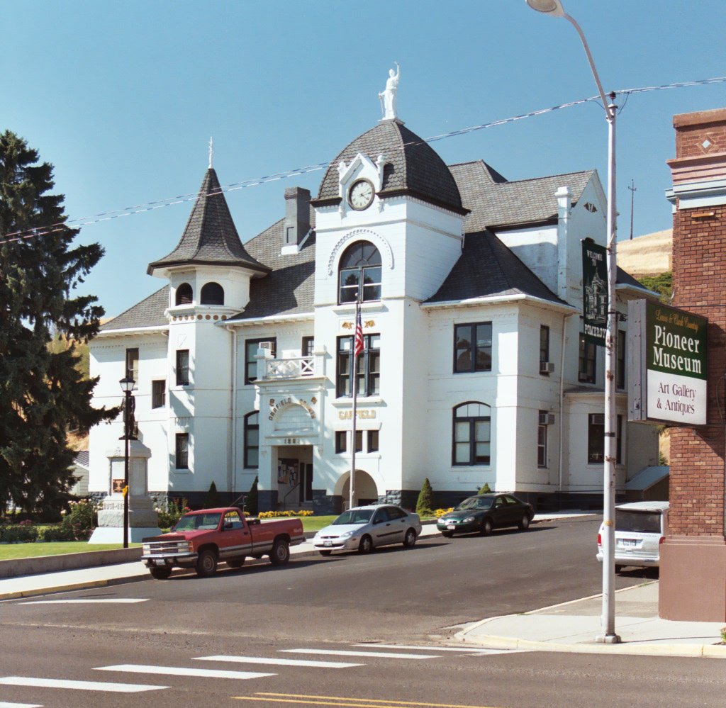 Garfield County Courthouse, 1901 by mhanson