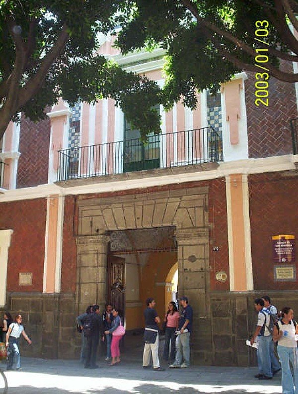 Colegio de San Gerónimo (Facultad de Psicología BUAP) by AlbertoGM