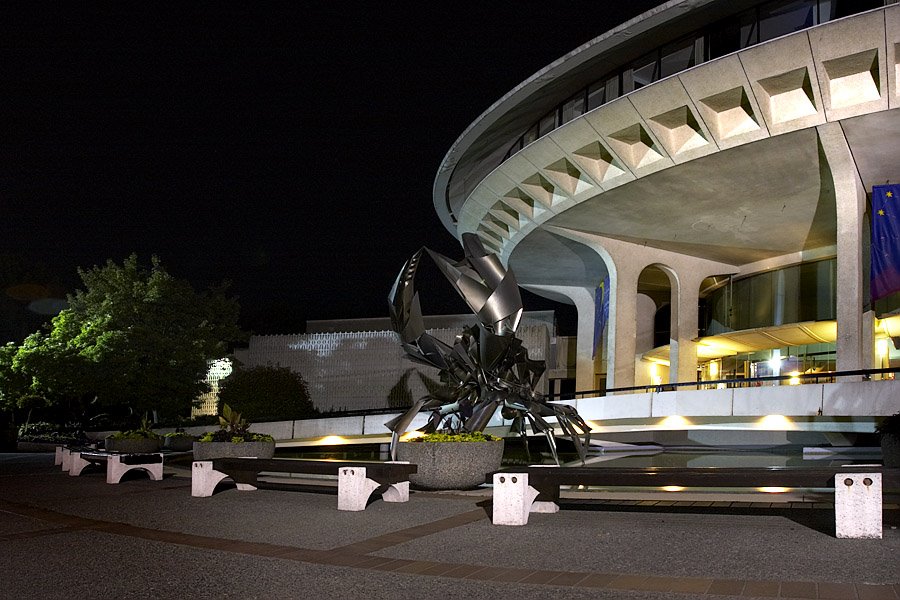 Vancouver Museum at night by Marek W