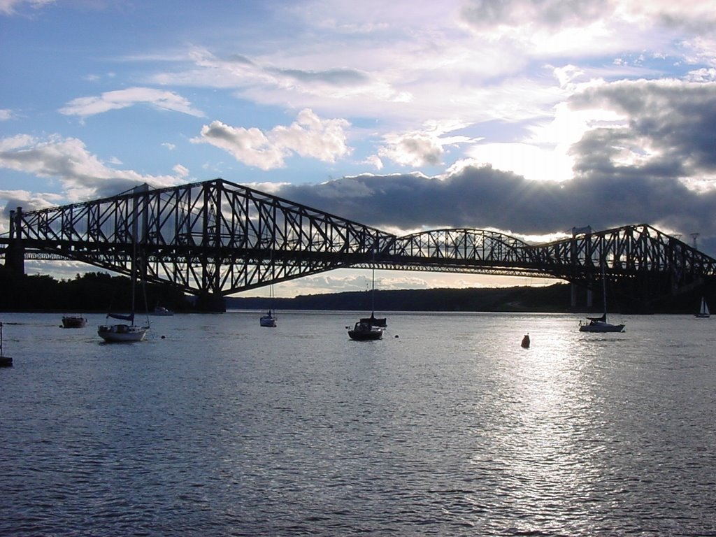 Pont de Québec by Jacques Guay