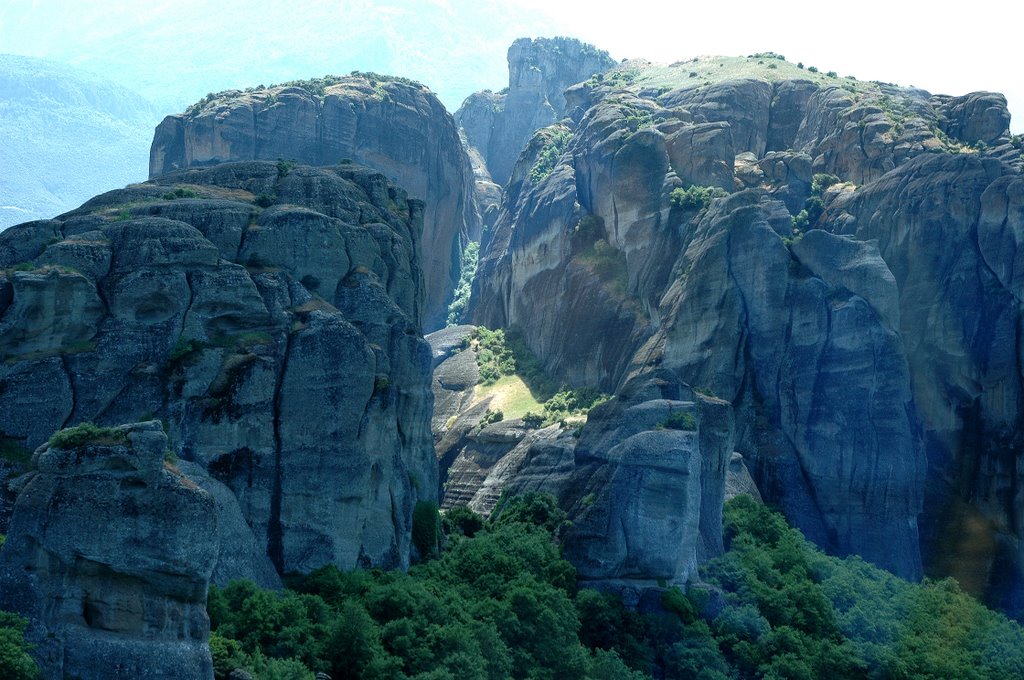 Rocks of Meteora by kluke