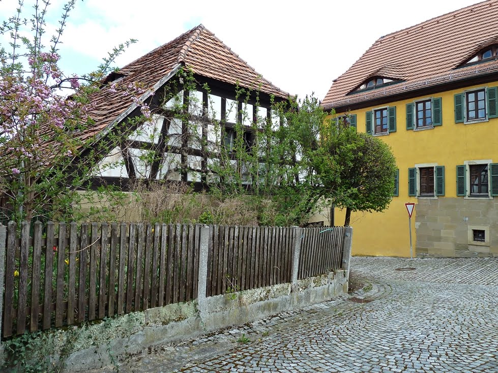 Castell bietet viele malerische Ecken by WanderGroschi & CGK