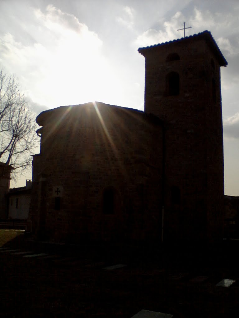 L'abside de la chapelle de Belmont d'Azergues by Matopée