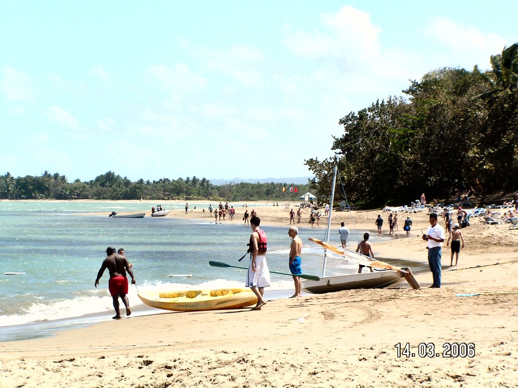 Na plaży by Marian Kwaśny