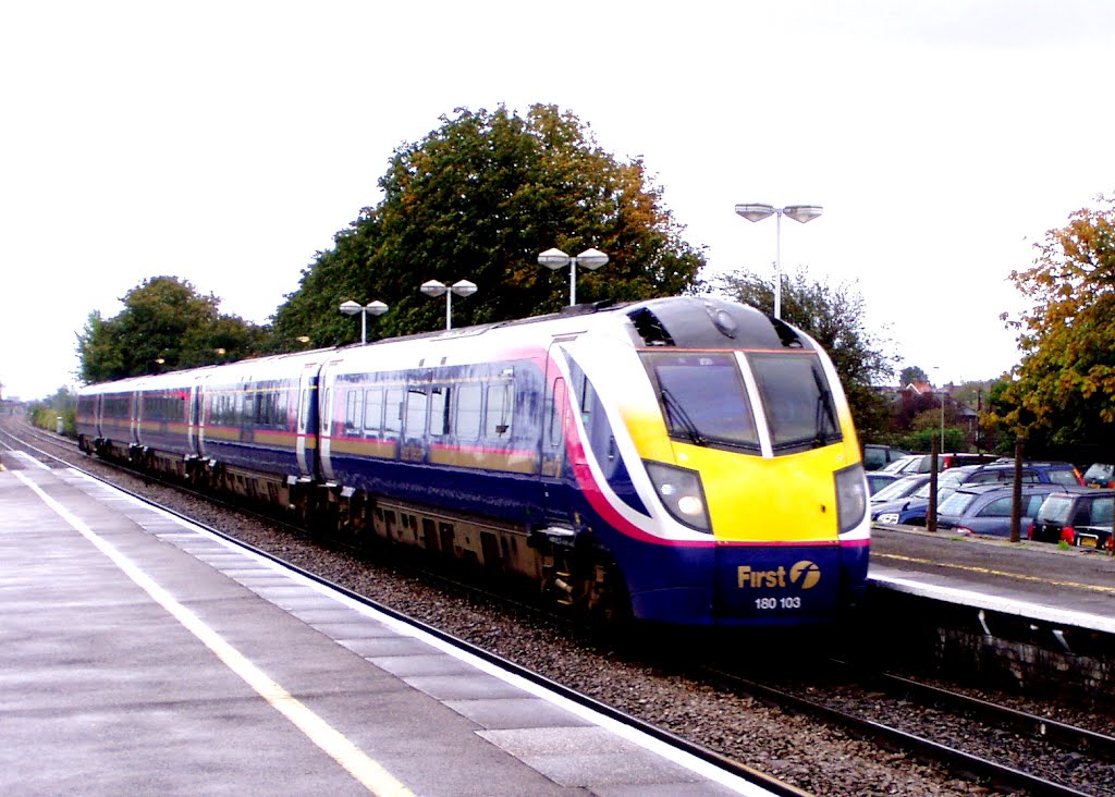 Class 180 103 DMU Photo, at Didcot station, Oxfordshire, England by Charles Moorhen