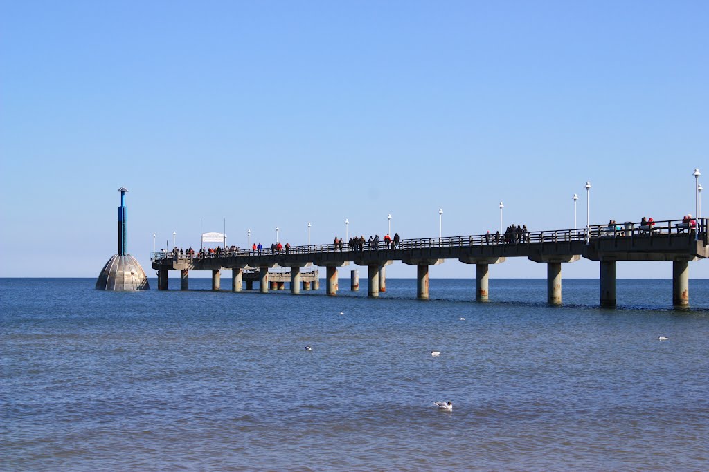 Seebrücke Zinnowitz mit Tauchkugel by MfKroeger