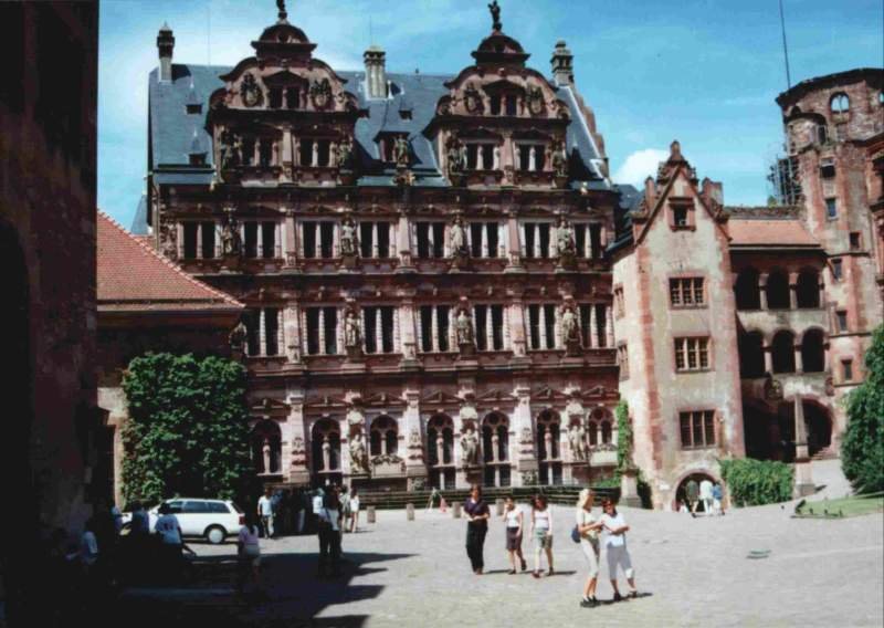 Heidelberg Schloss by tomklemm