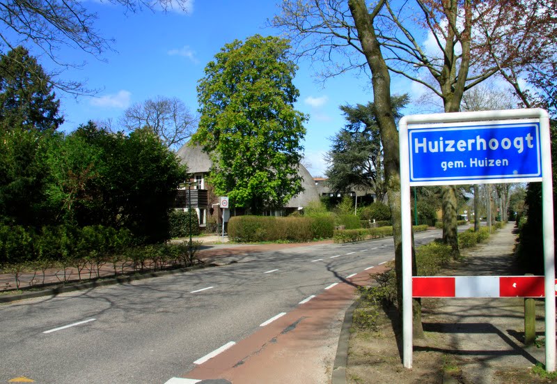 Tussen Blaricum en Huizen ligt het dorp Huizerhoogt. by watersnip