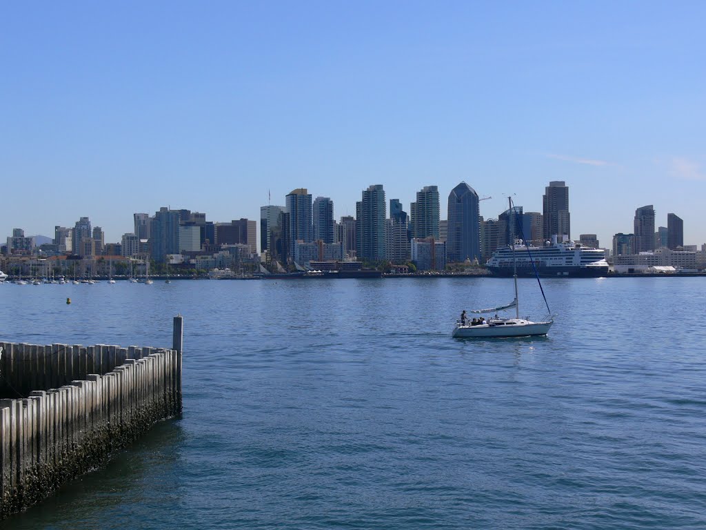 Harbor Island, San Diego, California by J.gumby.BOURRET