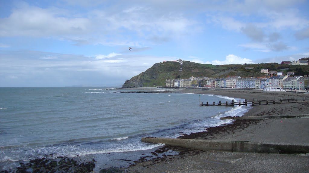 Long view of Aberystwyth, United Kingdom by kaikobad