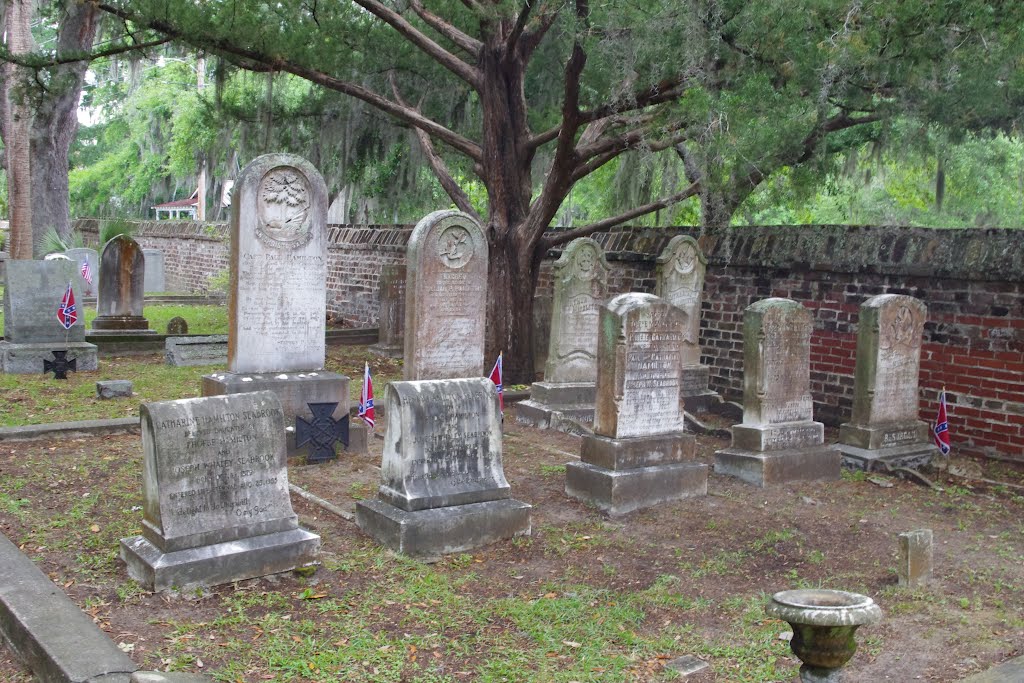 2012 04-19 Beaufort, Ga cemetery - St. Helena 300 years by Qwilleran