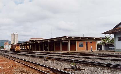 Estação Ferroviaria de Montes Claros by Renato Almeida