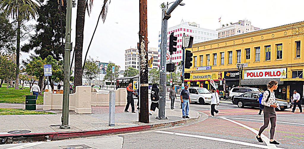 7th & Alvarado ► MacArthur Park ► Los Angeles, CA by Easy Street Images ©