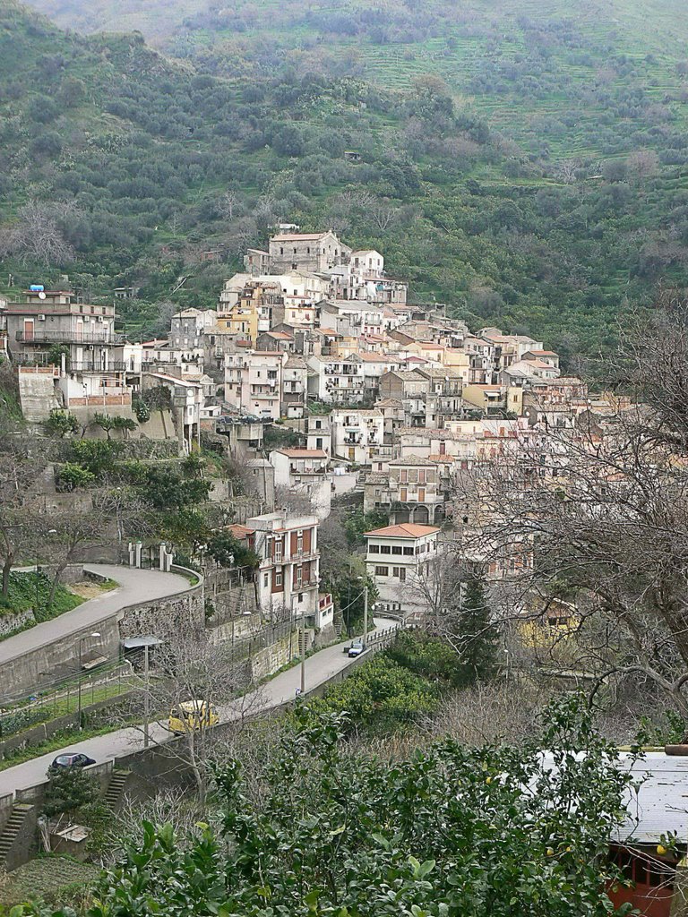 Itala Superiore, Messina by Nicola e Pina in Sicilia