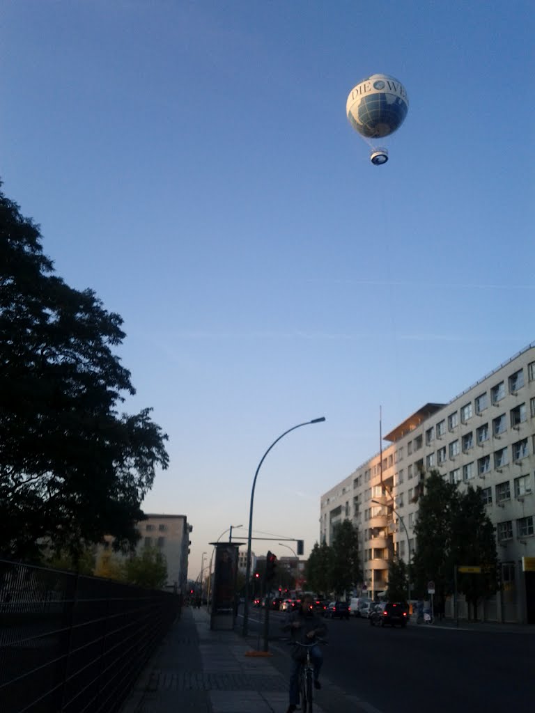 Abends an der Wilhelmstraße by Panzerknacker