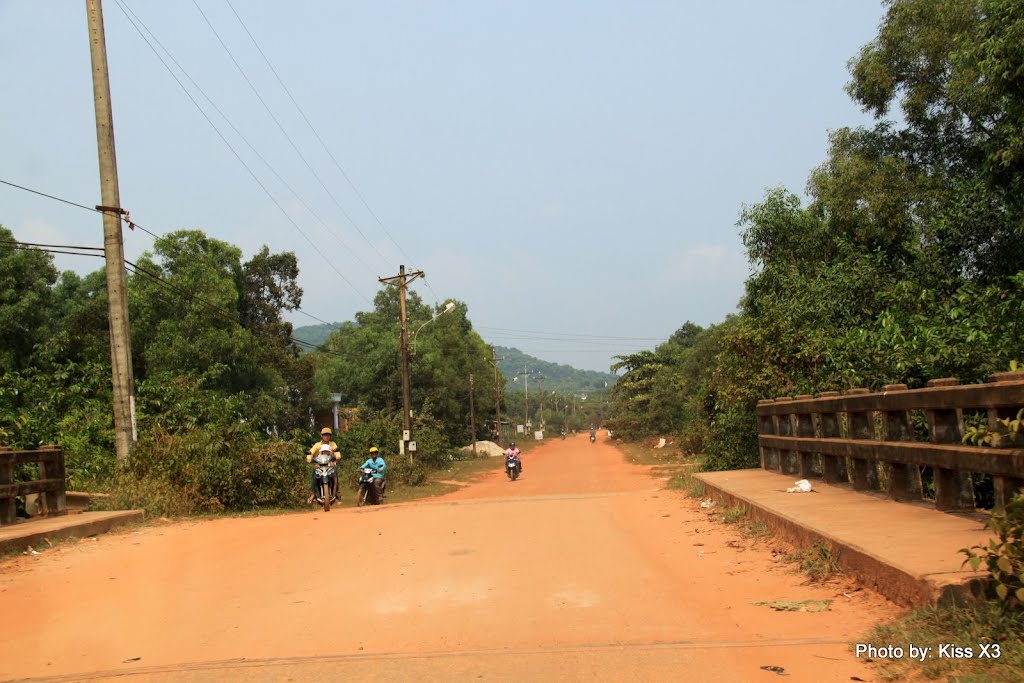 Trên đường CMTT by Tuan CaNon