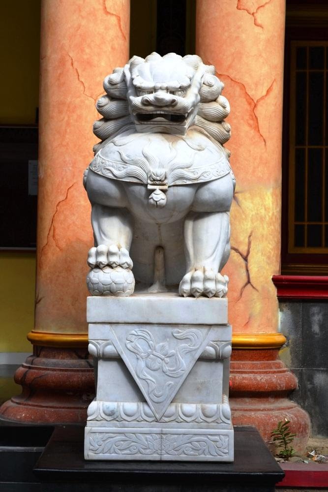 Chinese Temple Lion Statue by Ade_Arismawan