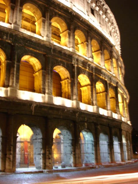 Italia - Roma: Coliseo by Carlos Petracca