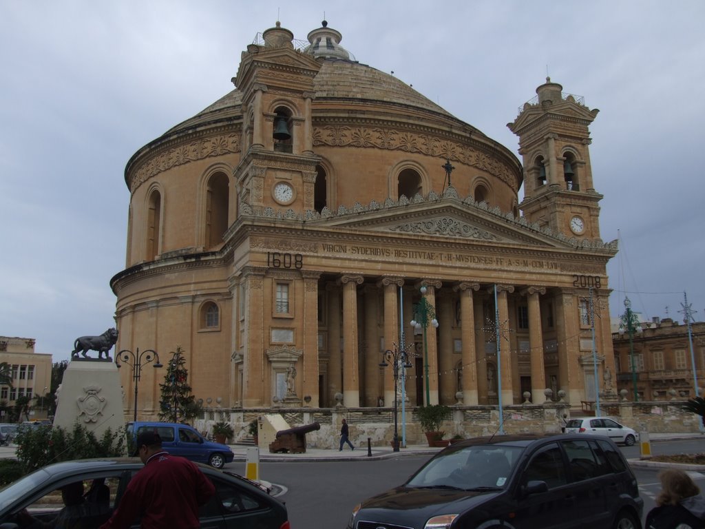 Triq Il-Kbira, Mosta, Malta by tomturner