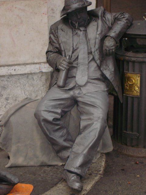 Italia - Roma, Plaza Navona, Escultura Viviente. by Carlos LP