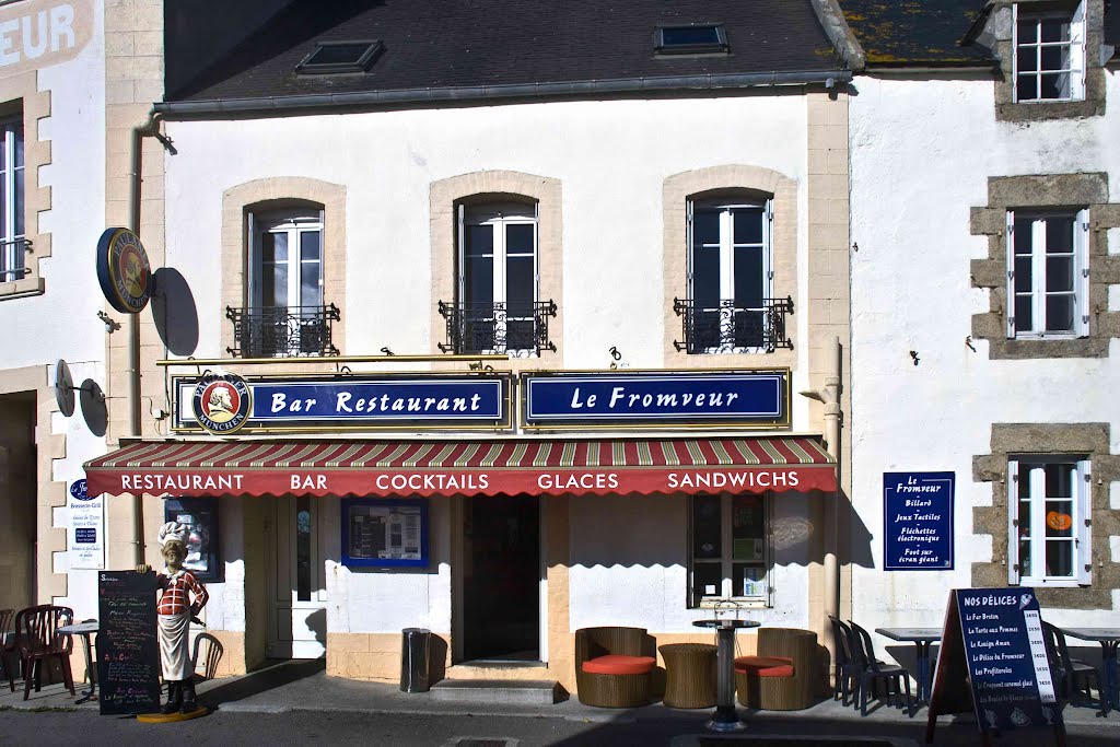 Île d'Ouessant, Bar Restaurant Le Fromveur 2011-11-05 (JV) by Jiri Veverka