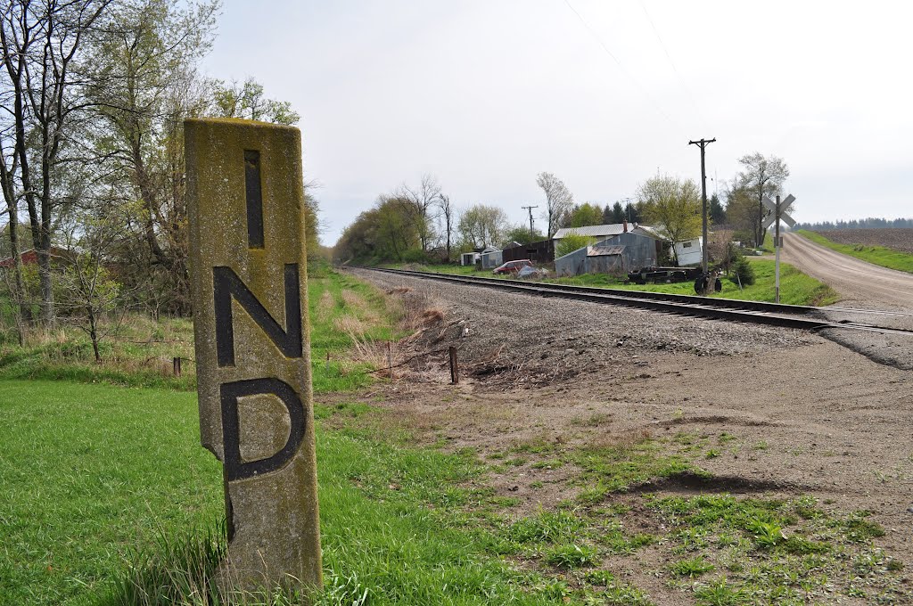 Indiana / Michigan Border in Ray, Indiana by blinkmab