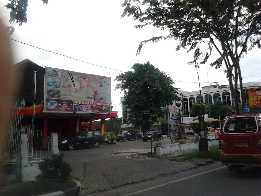 Jl. Iskandar Muda, Medan by H.Sun