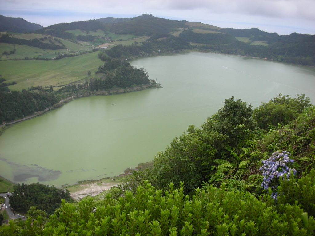 Lagoa Das Furnas by dakisen