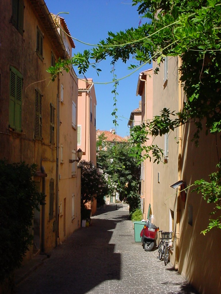 Saint-Tropez by pilos