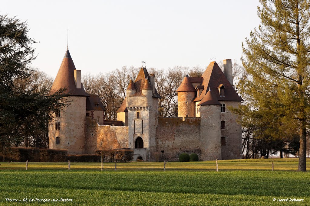 03 St-Pourçain-sur-Besbre - Château Thoury by H. Rebours