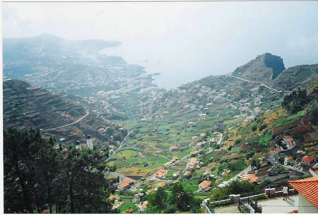 Madeira - Vista de Ponta do Sol by PAULO FRANCIS