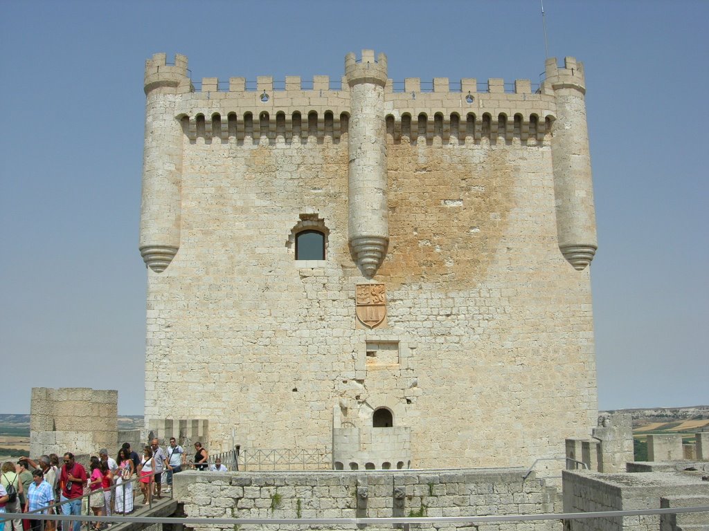 Castillo de peñafiel by Rafael Noe